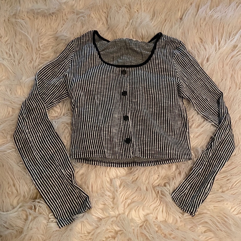 Striped crop too with buttons